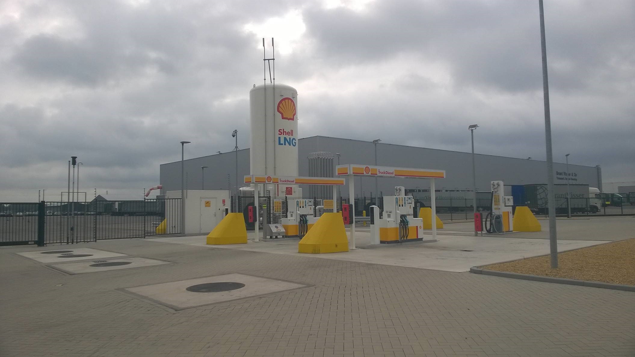 Shell Rümlang Safety and alternative fuels: it’s not that difficult. - Watch-it